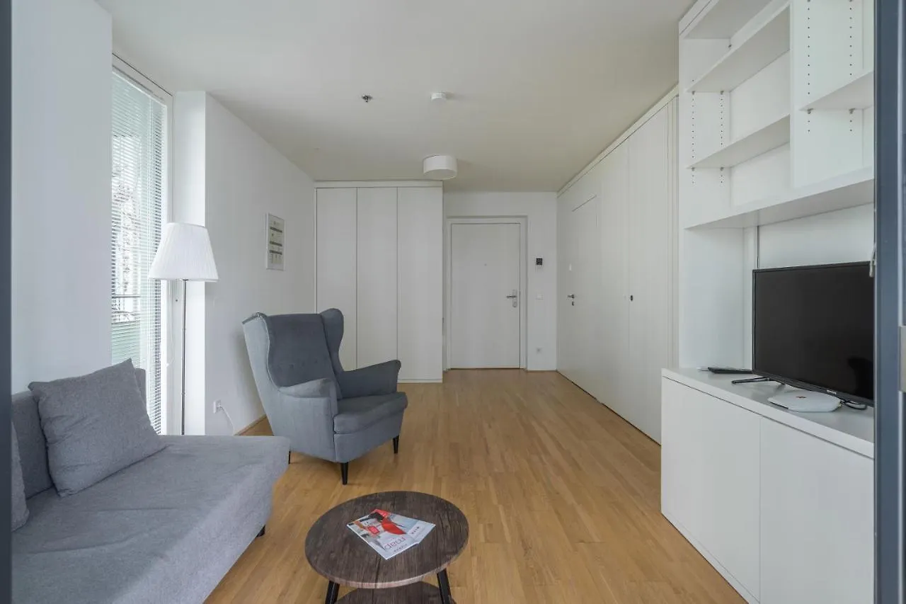 Easy Flat Green Prater Viena 0*,