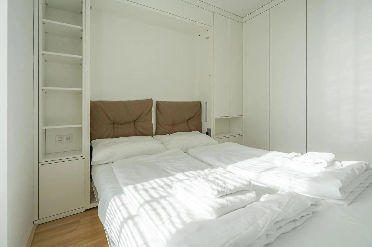 Easy Flat Green Prater Vienna 0*,